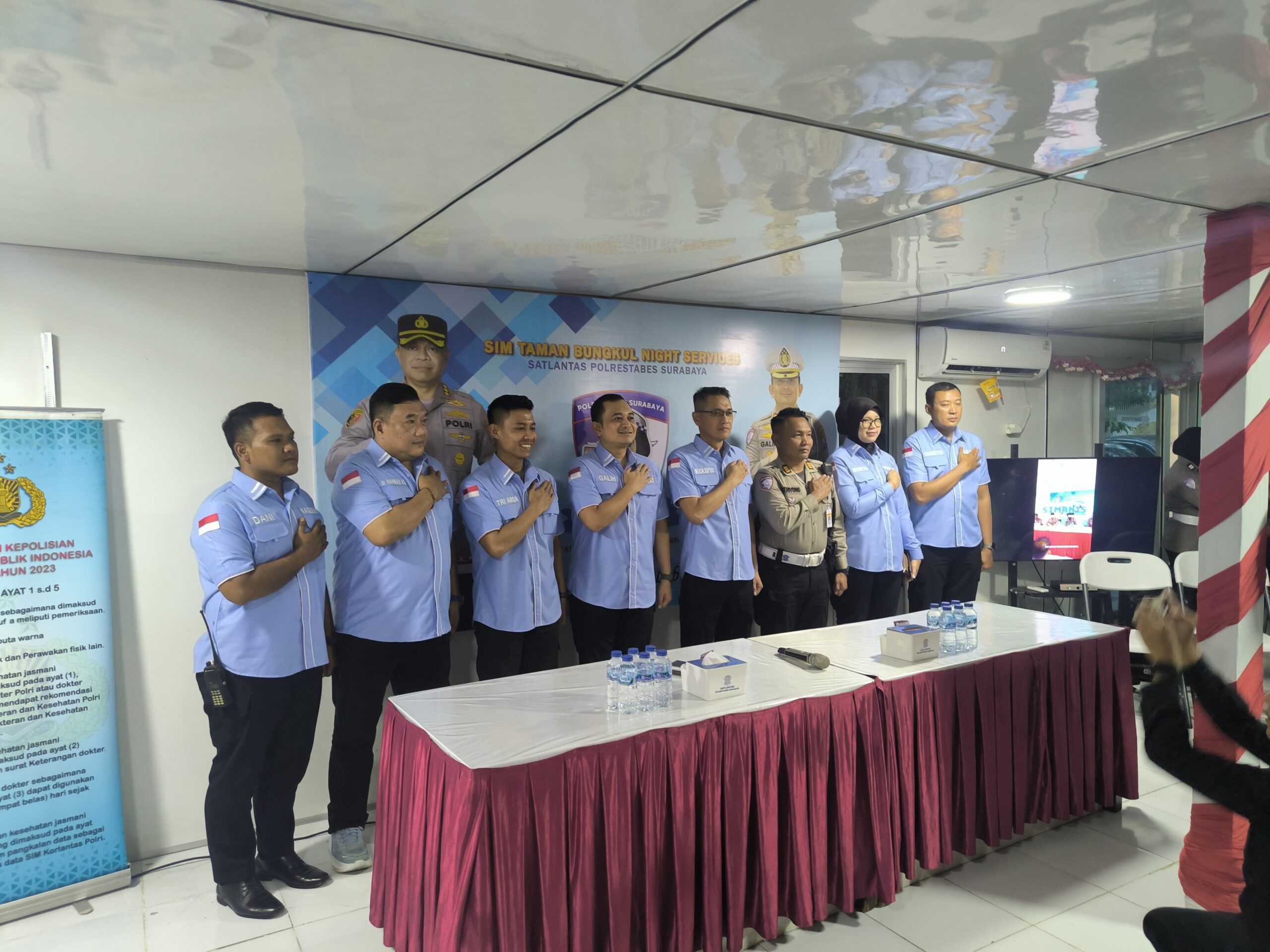 Satlantas Polrestabes Surabaya Buka Simanis Layanan Perpanjangan SIM pada Malam Hari di Taman Bungkul