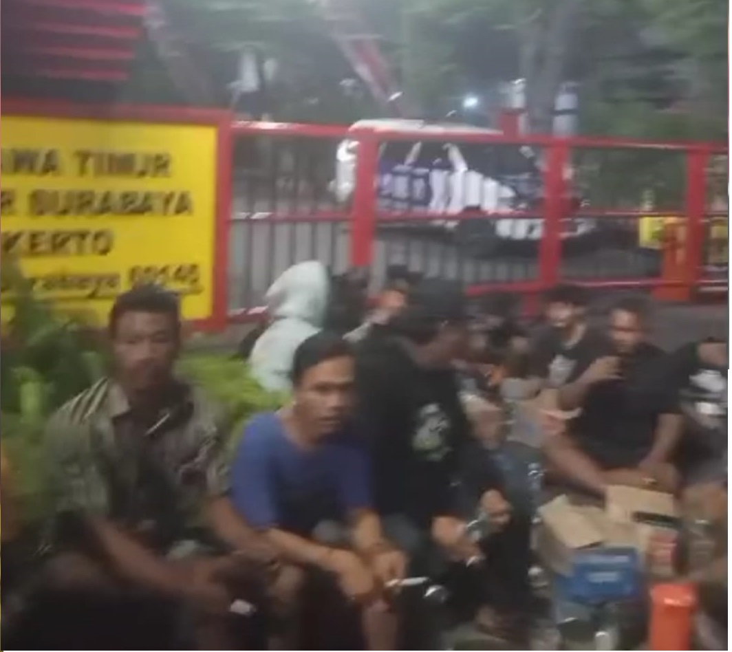 Warga Simokerto Bersatu Amankan Wilayah, Tolak Aksi Penyusup Perusuh di Malam Hari