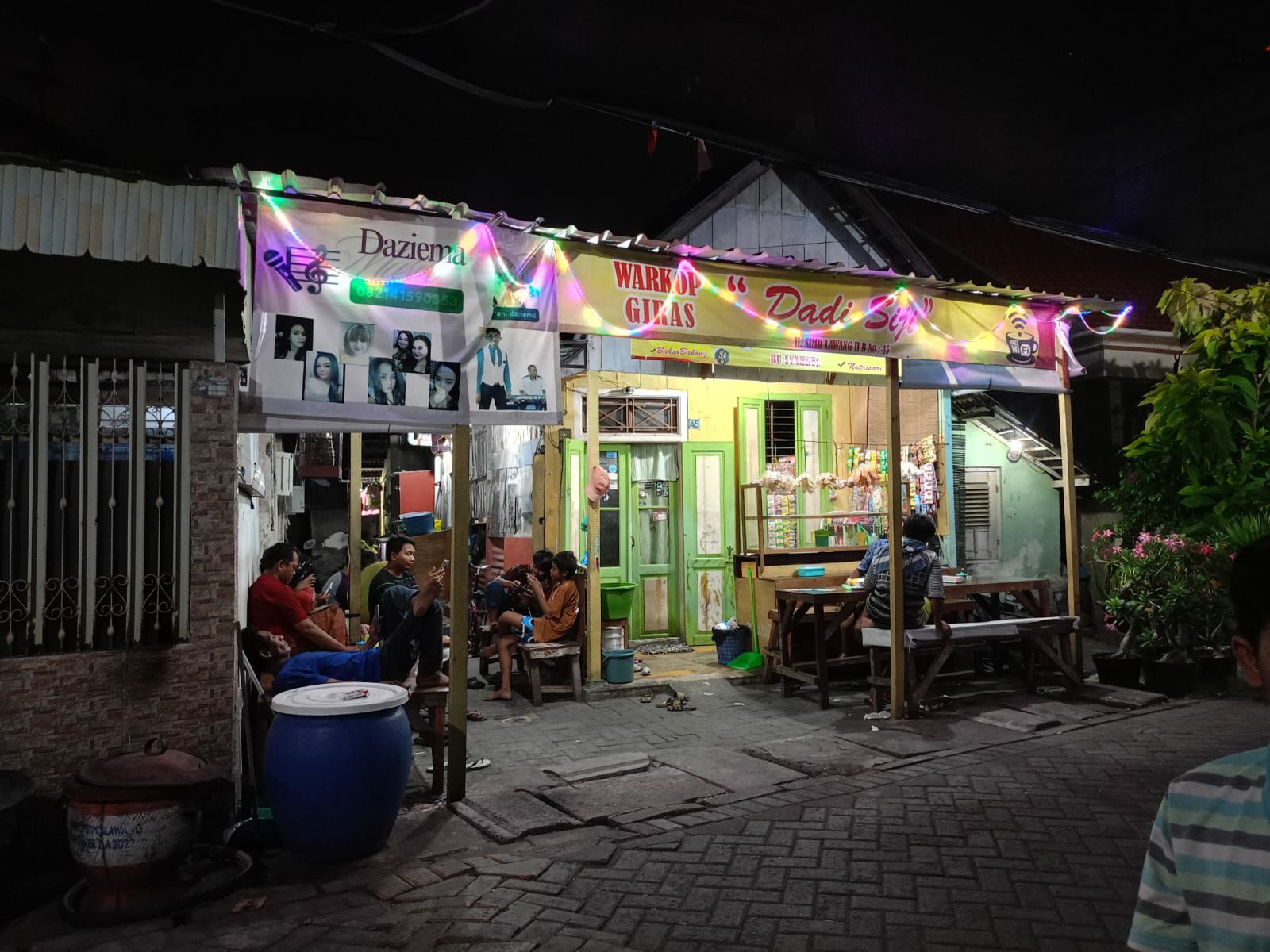 H. Niman Cangkrukan Bareng Karang Taruna RW 02 Simolawang di Warkop Giras Dadi Siji, Wujudkan Kebersamaan dan Semangat Pemuda