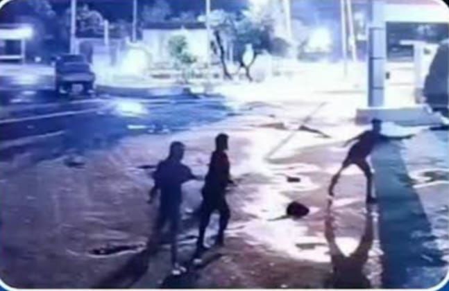 PETUGAS SPBU SAMPANG DIBACOK SAJAM, KORBAN ALAMI LUKA SERIUS