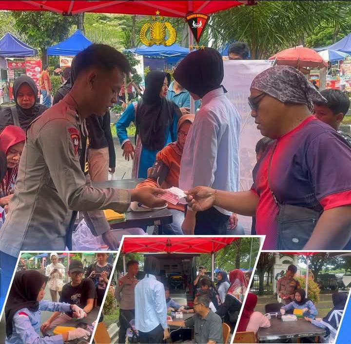 Personel Sikesjas Satbrimob Polda Banten Beri Pelayanan Pemeriksaan Kesehatan Gratis Kepada Masyarakat