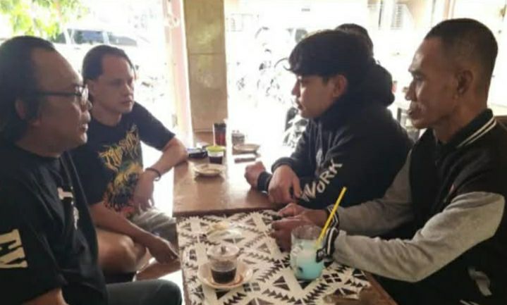 SATU DARI LIMA DPO KASUS PENGEROYOKAN DI KECAMATAN DUKUN DAN PANCENG KABUPATEN GRESIK SERAHKAN DIRI – PELAKU DINAR DIDUGA TERLIBAT AKSI ANARKIS PERGURUAN SILAT YANG MENYEBABKAN EMPAT KORBAN, DUA DIANTARANYA ALAMI LUKA ROBEK SERIUS