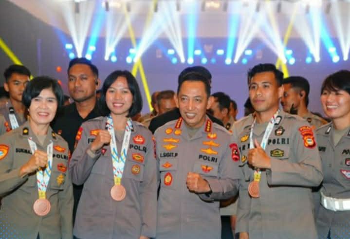 PRESTASI SEPAK TAKRAW SEA GAMES 2025: PERSONEL DITSAMAPTA POLDA SULSEL RAIH MEDALI, DAPAT KESempatan PENDIDIKAN SIP JALUR HAR DARI KAPOLRI