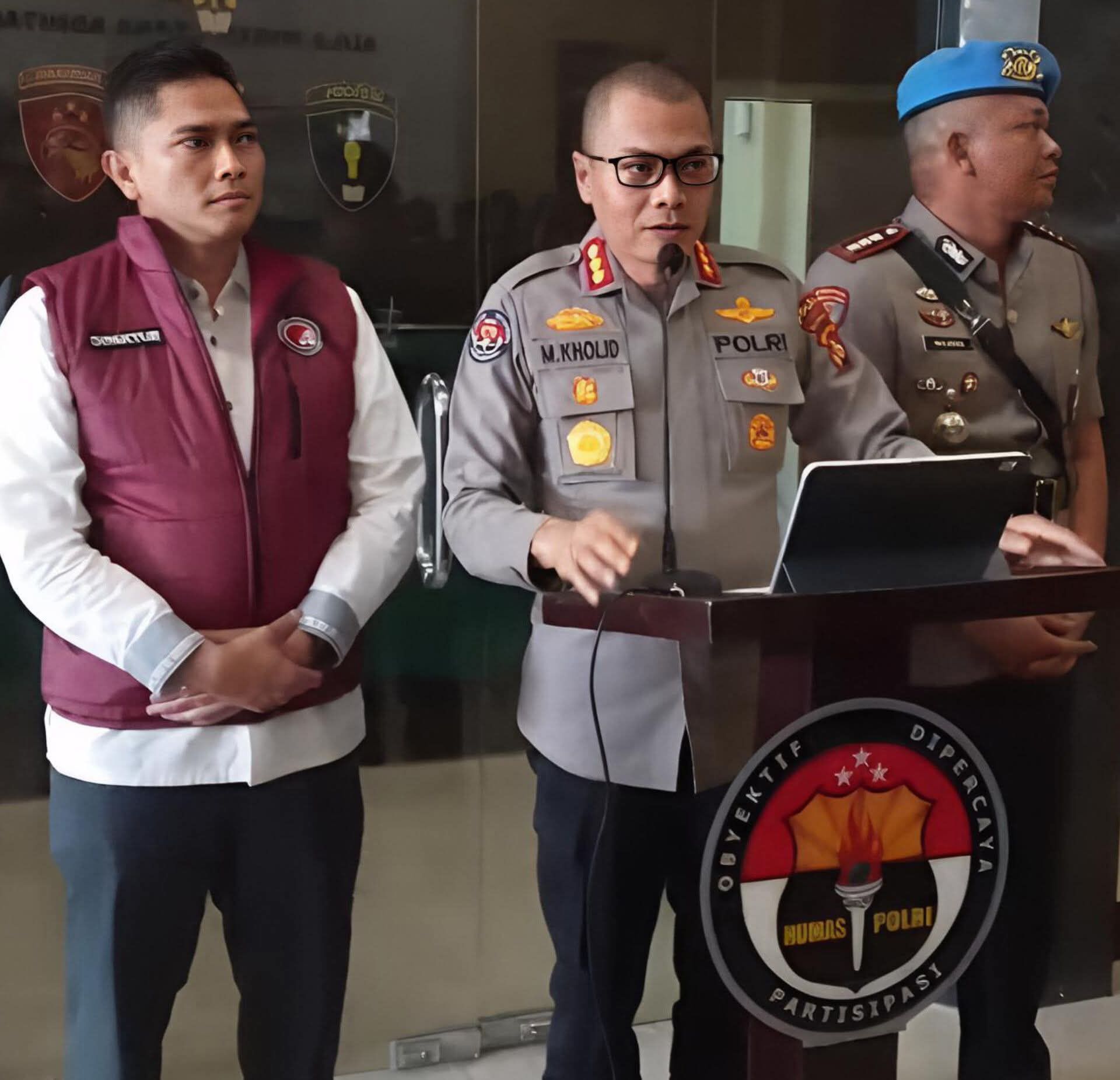 BREAKING NEWS! HASIL SIDANG KODE ETIK BID PROPAM POLDA NTB: KASAT RESNARKOBA POLRES BIMA KOTA AKP MALAUNGI RESMI DIPECAT SECARA TIDAK TERHORMAT – Ditemukan Sabu Hampir Setengah Kilogram dan Uang Rp83 Juta di Rumah Dinas, Keterlibatan Kapolres Bima Kota Masih Ditunggu Rilis Resmi