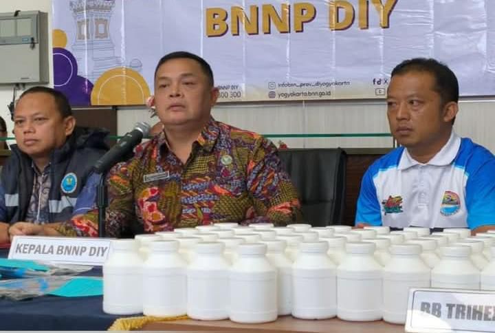 BNNP DIY Bongkar Jaringan Narkotika Lintas Daerah: Sita 2,7 Kg Ganja, 175 Gram Sabu, dan Puluhan Ribu Pil Terlarang