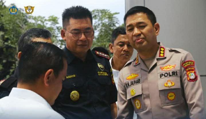 Bea Cukai dan Polri Gagalkan Pengiriman 25 Kilogram Sabu dengan Modus Mobil Mewah, Dua Pelaku Diamankan