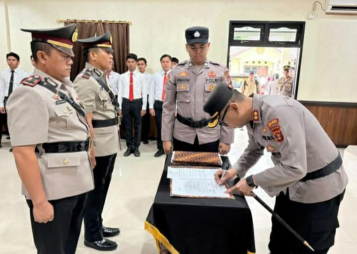 Kapolres Kutai Barat Pimpin Sertijab Pejabat Utama, Tekankan Profesionalisme dan Pelayanan Presisi