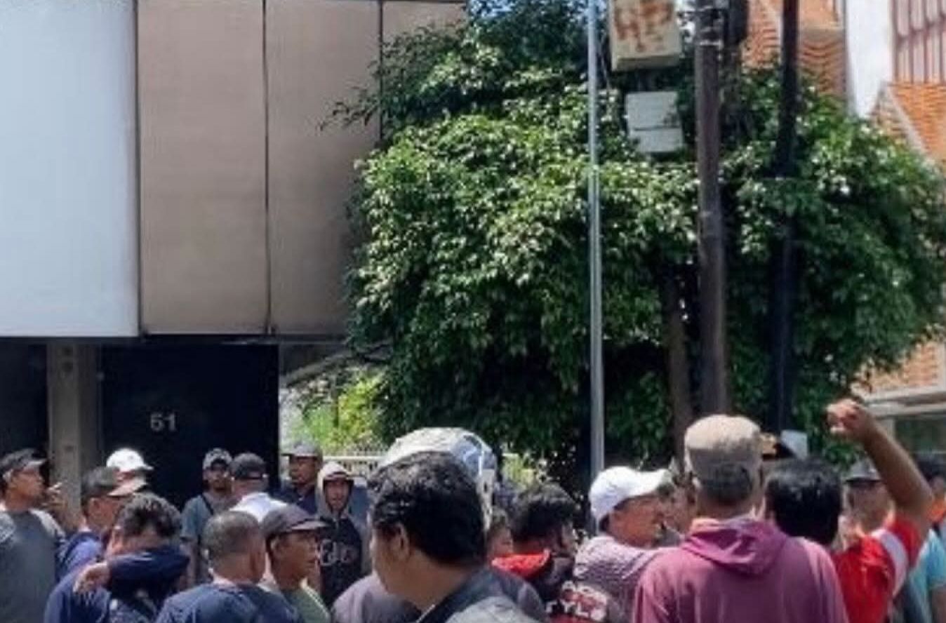 600 Jukir Surabaya Dibekukan karena Menolak Digitalisasi Parkir, Walkot Eri: Siapa yang Tinggal di Sini Hormati Keinginan Warga